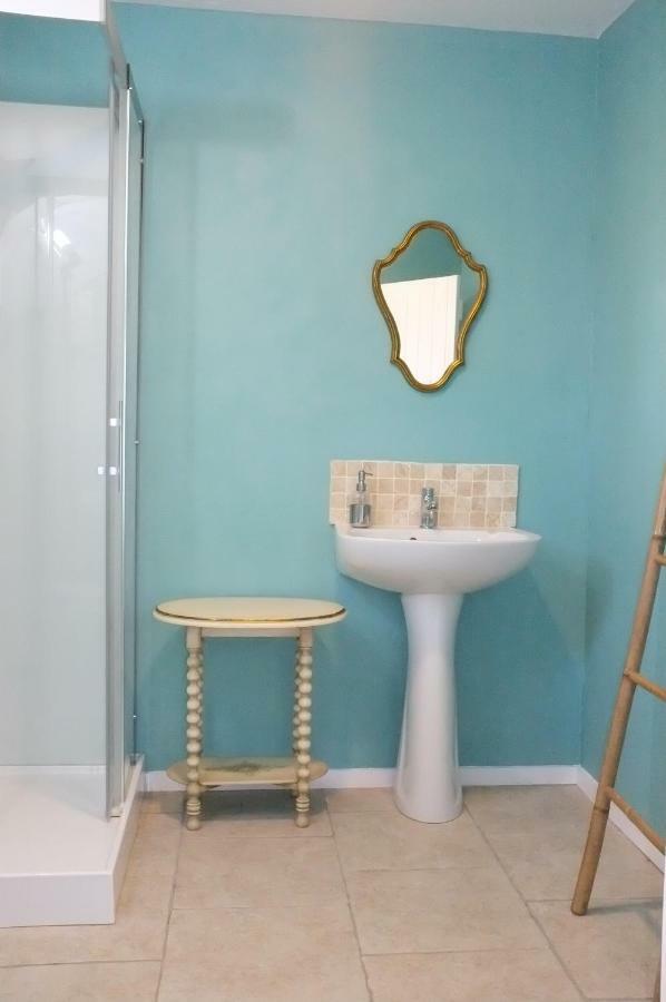 Le Douitel Bed & Breakfast Roncey ภายนอก รูปภาพ
