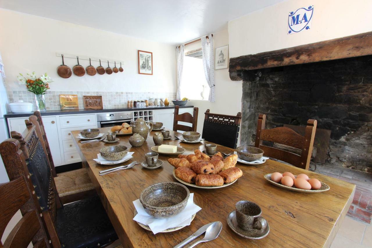 Le Douitel Bed & Breakfast Roncey ภายนอก รูปภาพ